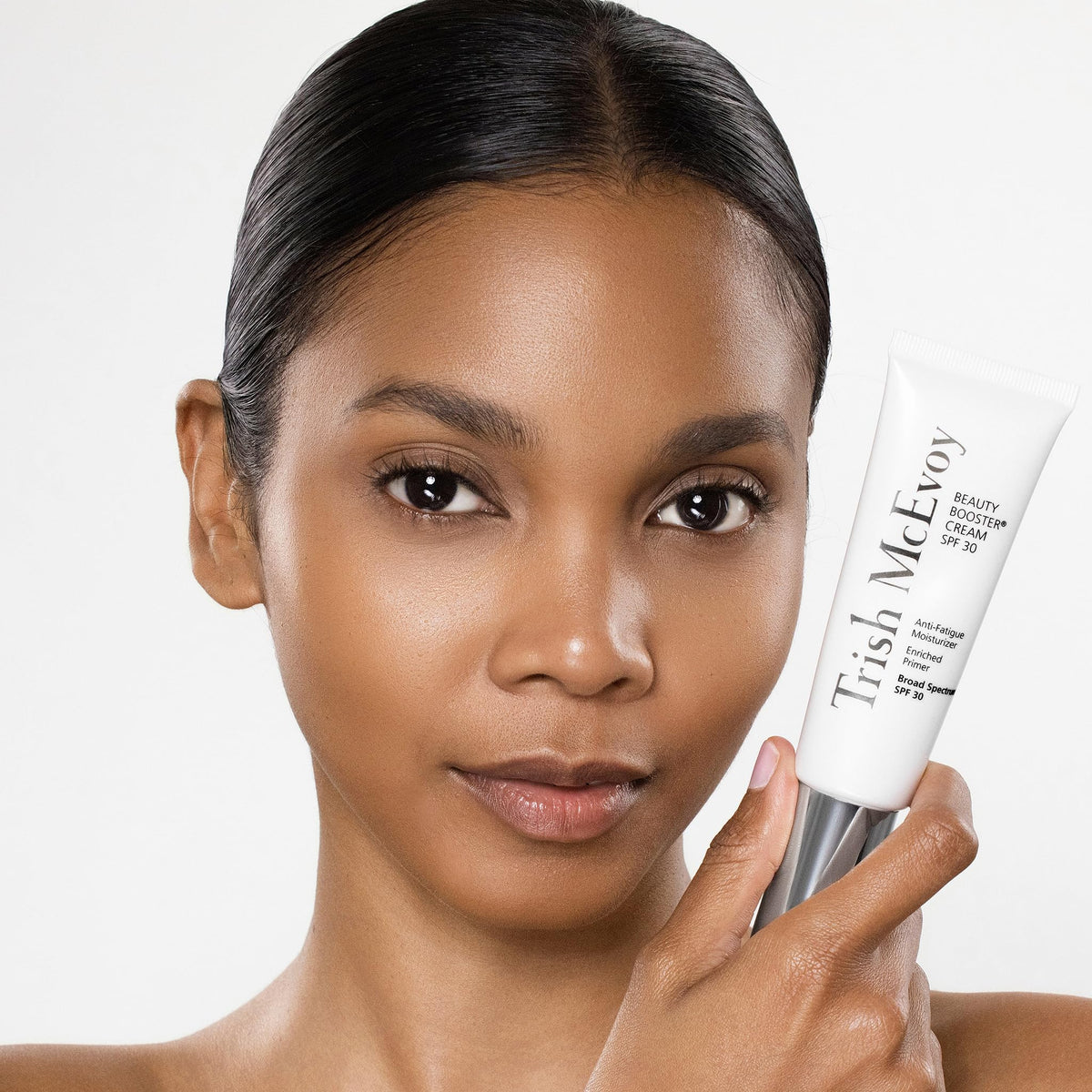 Trish McEvoy Protective Shield Beauty support Cream SPF 30 application on skin