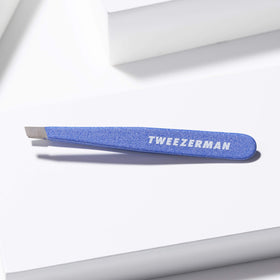 Tweezerman Mini Slant Tweezer Granite Sky in packaging