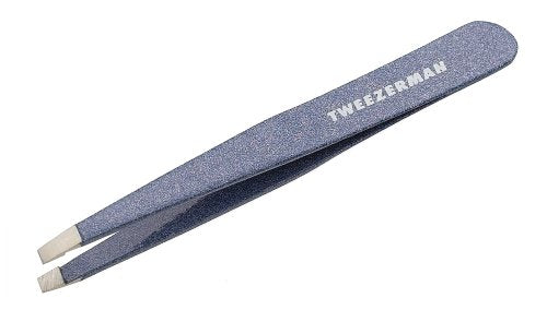 Tweezerman Slant Tweezer Granite Sky close-up of slanted tip