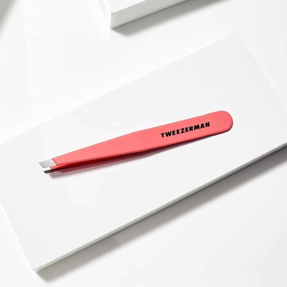 Tweezerman Slant Tweezer in packaging