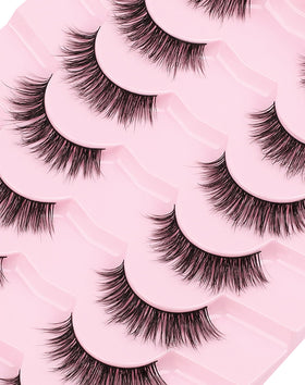 Ukrizi Natural Lashes KD01 close-up showing texture and softness