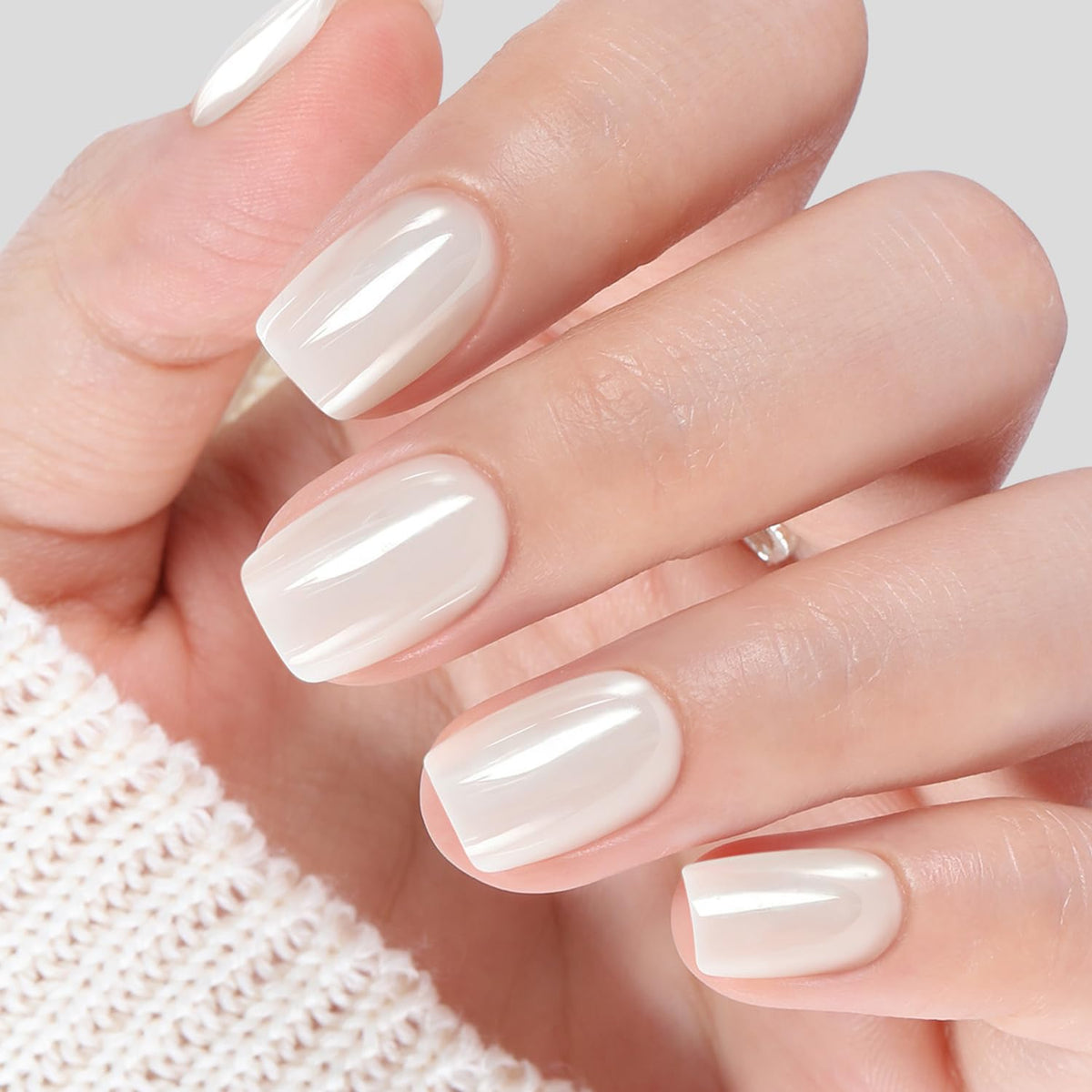UNA GELLA Chrome White Press On Nails in various sizes