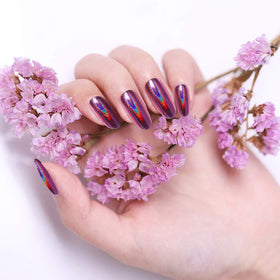 User applying nail polish with Artdone powders
