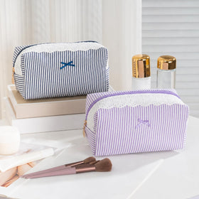 UUYUUY Makeup Bag packaging display