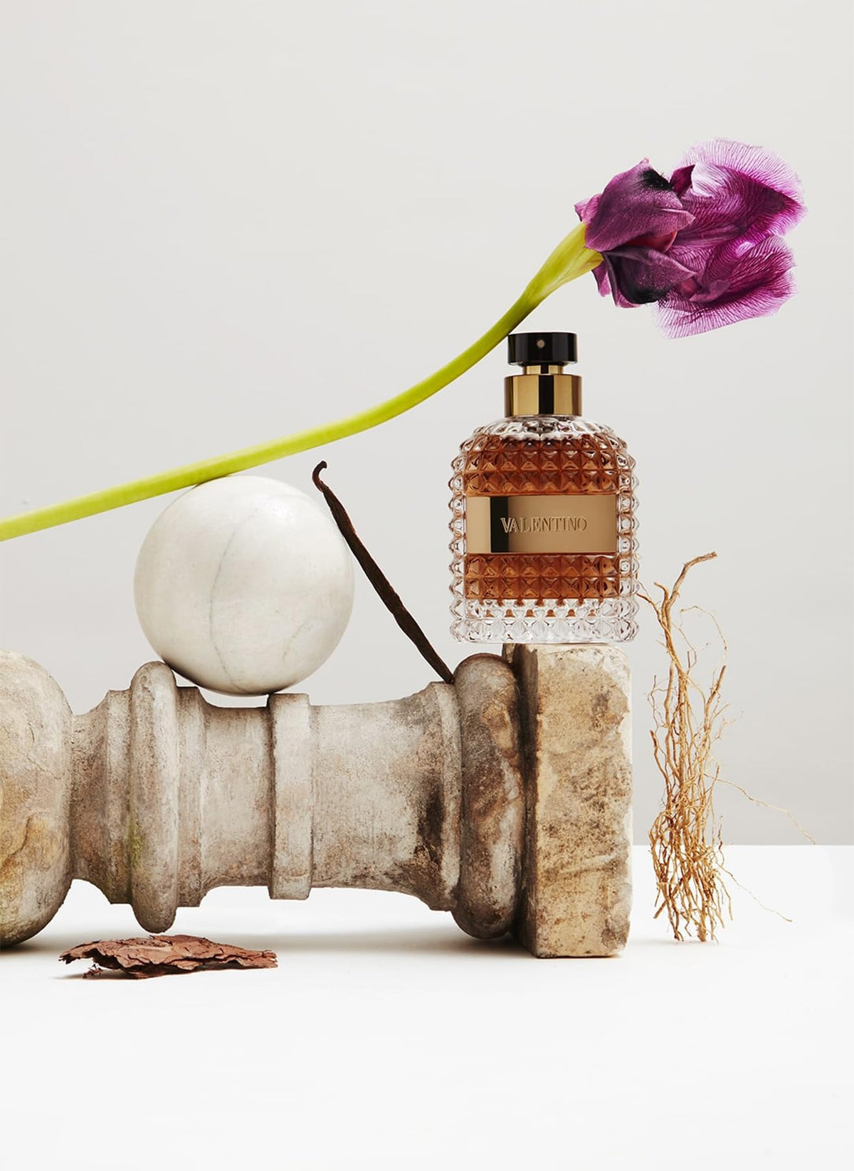 Valentino Uomo 3.4 EDT back view emphasizing packaging details