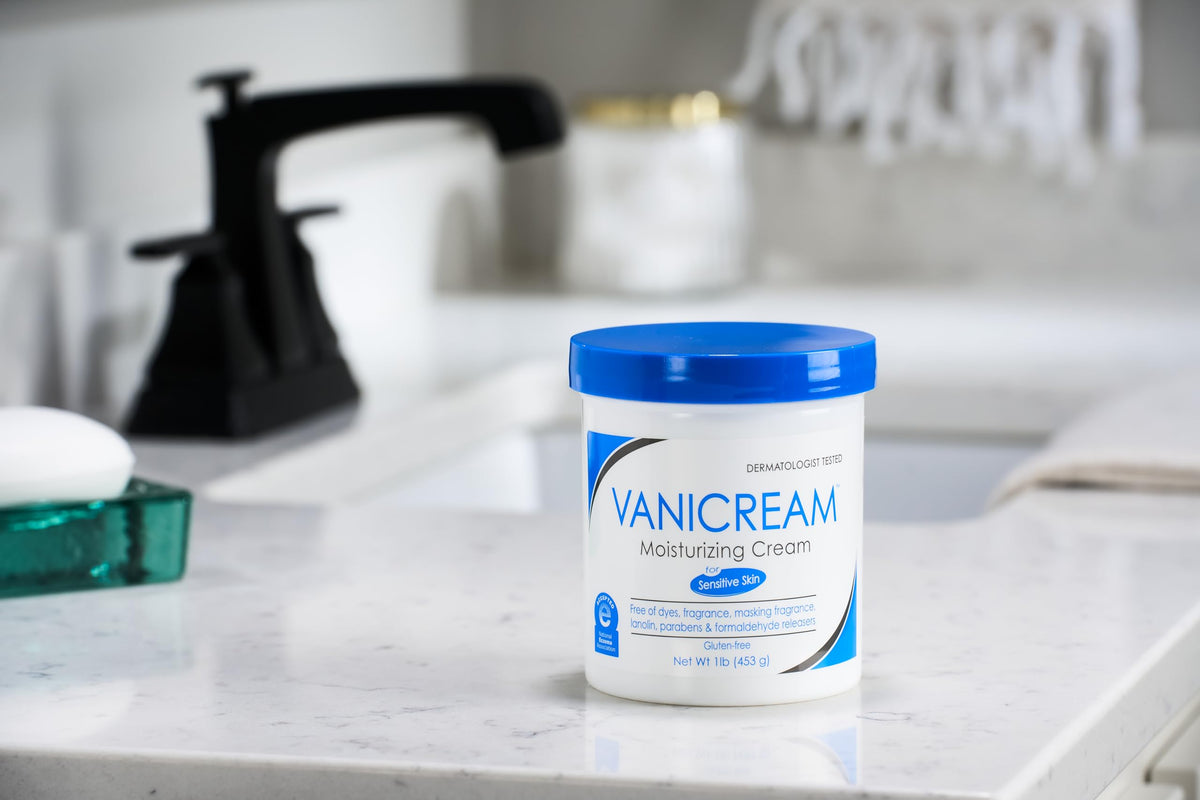 Vanicream Moisturizing Cream 16 Oz Tub with application on hand