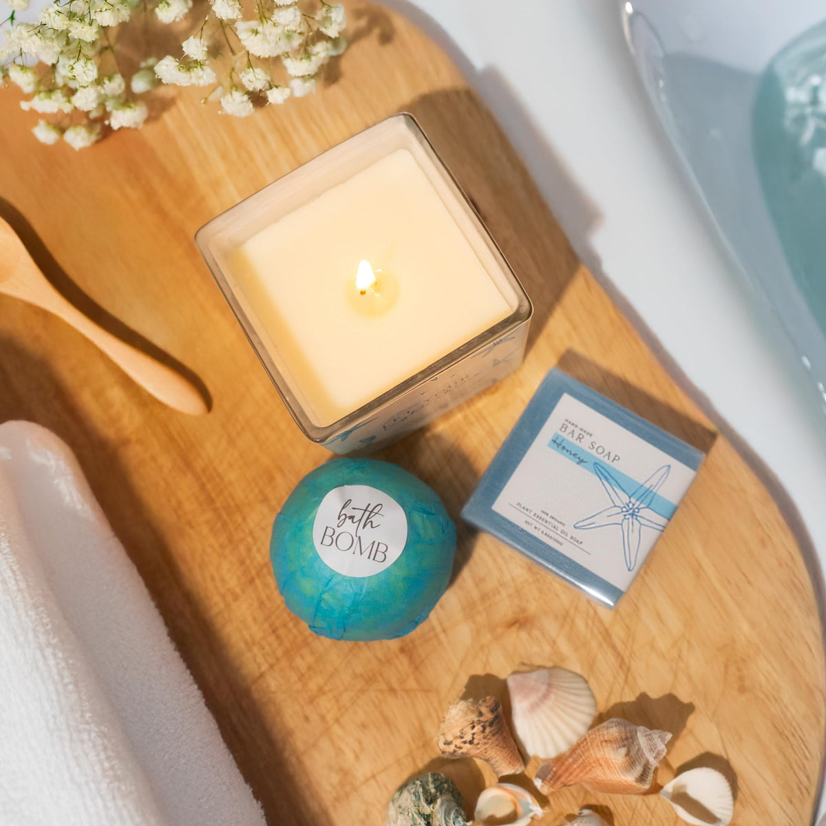 Vanilla-lavender soy wax candle with a 30-hour burn time