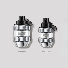 Viktor&Rolf Spicebomb Metallic Musk close-up of spray nozzle