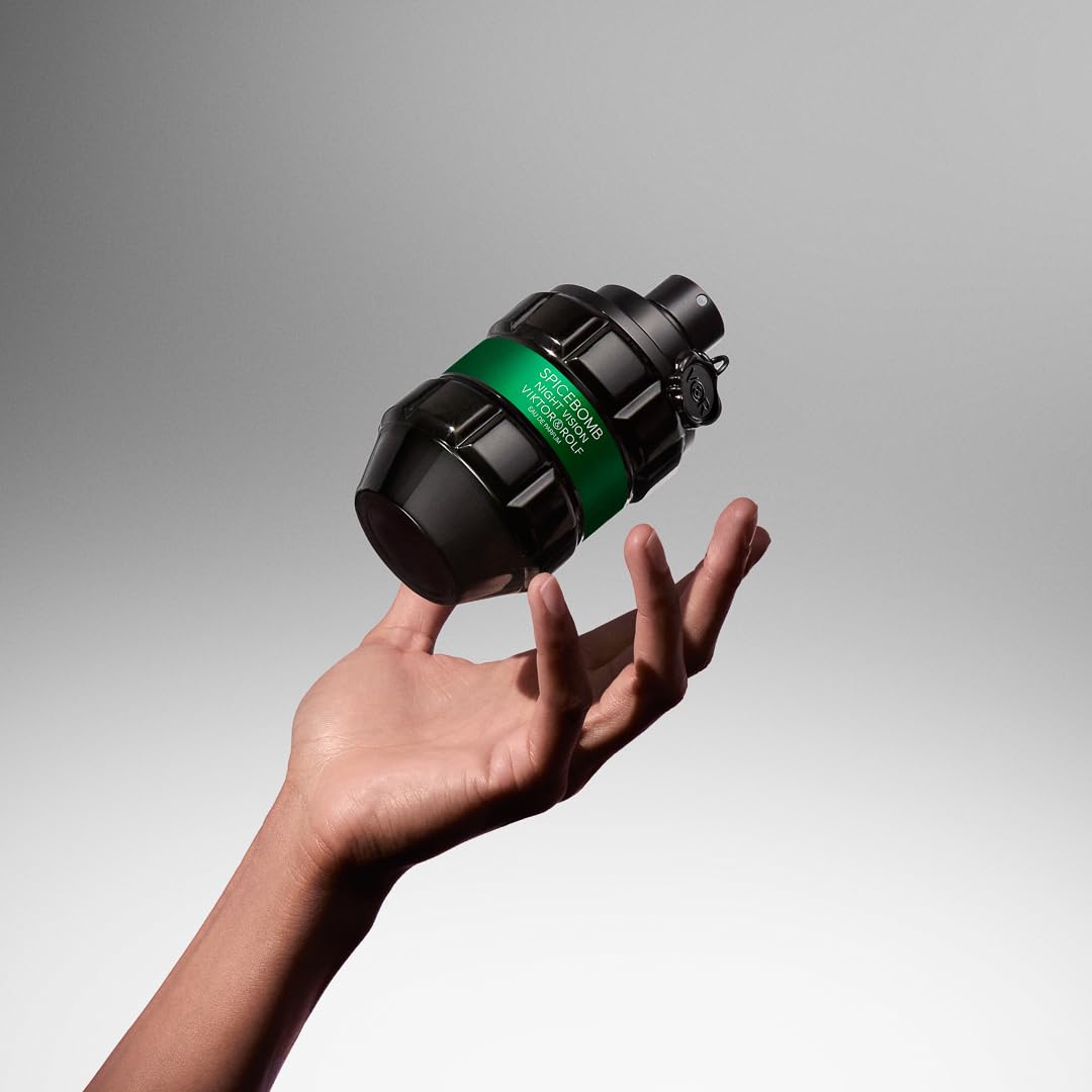 Viktor&Rolf Spicebomb Nightvision Eau de Parfum bottle with cap