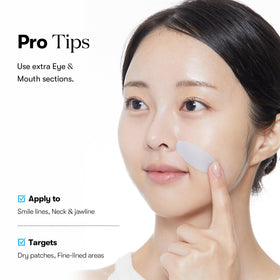 VT COSMETICS Hydrop Reedle Shot Hydrogel Mask texture on hand
