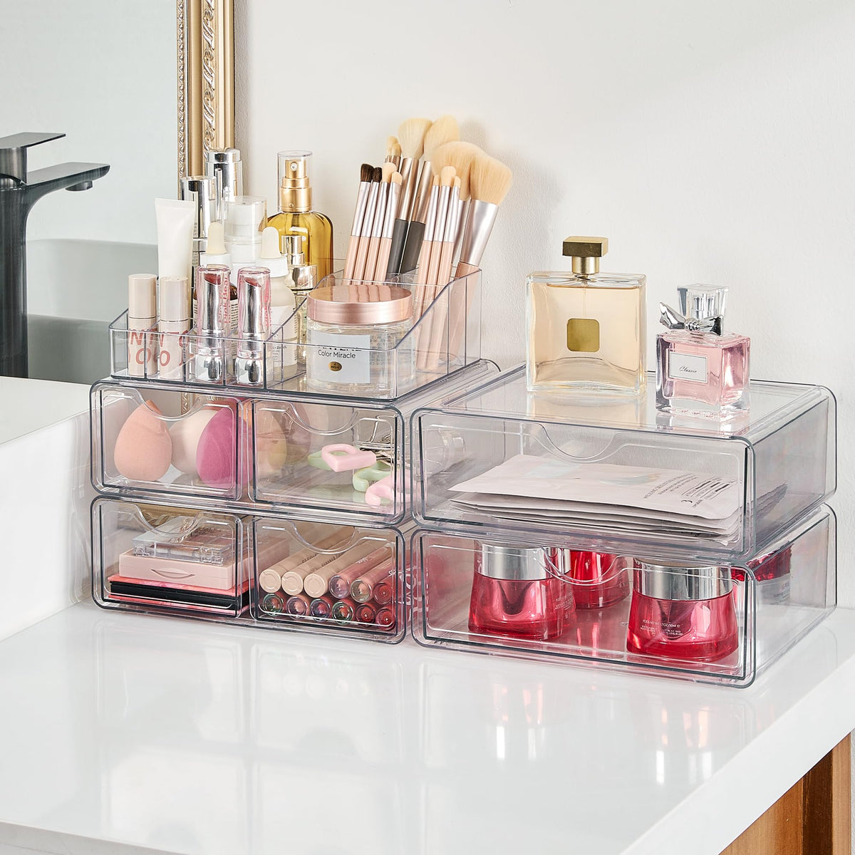 Vtopmart makeup organizer with non-slip silicone pads at the bottom