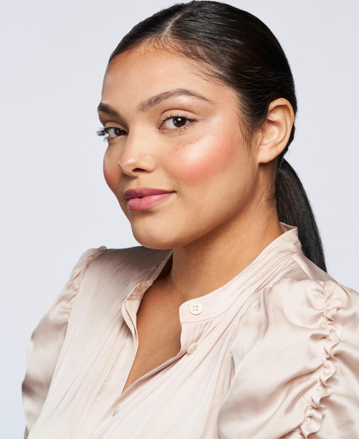 Wander Beauty On-the-Glow Blush and Illuminator swatch on skin
