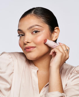 Wander Beauty On-the-Glow Blush and Illuminator swatch on skin