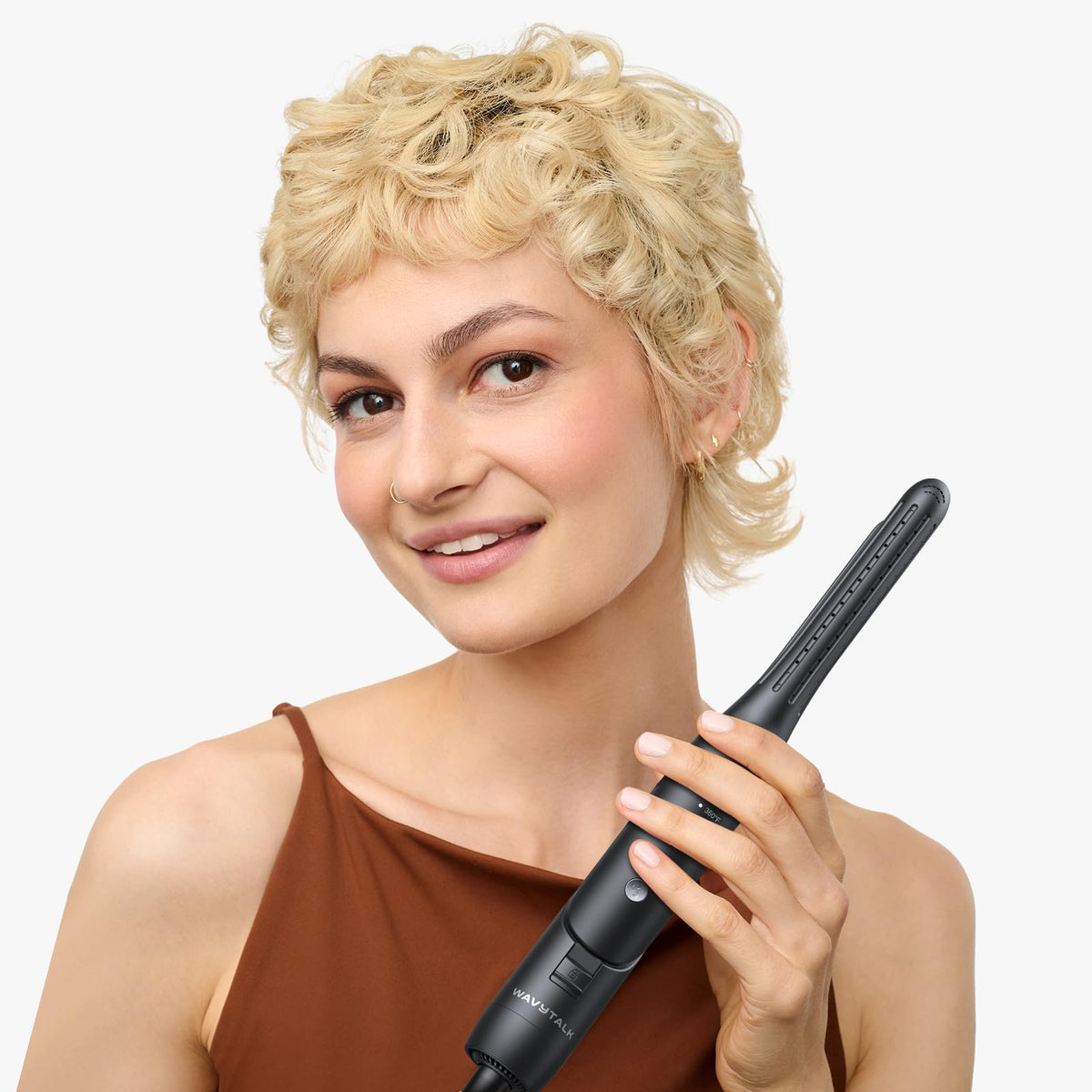 Wavytalk Cool Curl Pencil 0.65" Airflow Curling Iron in use