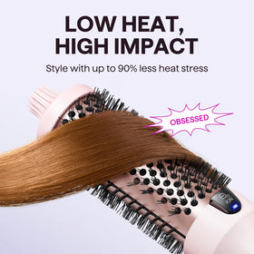 Wavytalk Thermal Brush demonstrating styling on hair