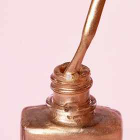 wet n wild Wild Shine Nail Polish Red Casting Call with brush