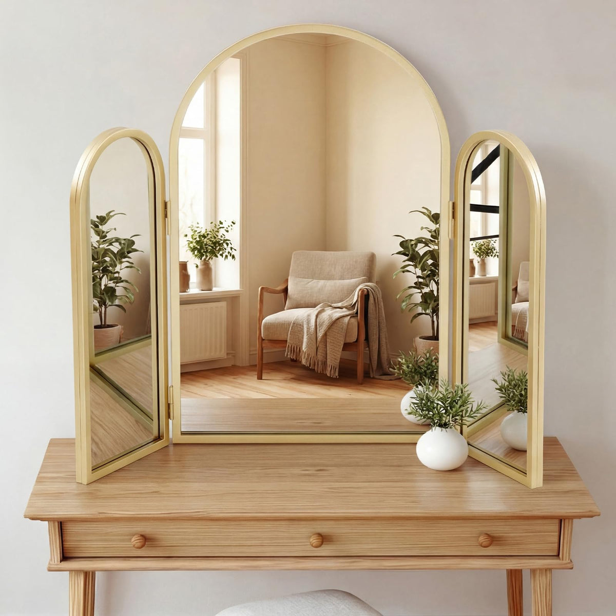 Wonderjune Trifold Vanity Mirror gold front view