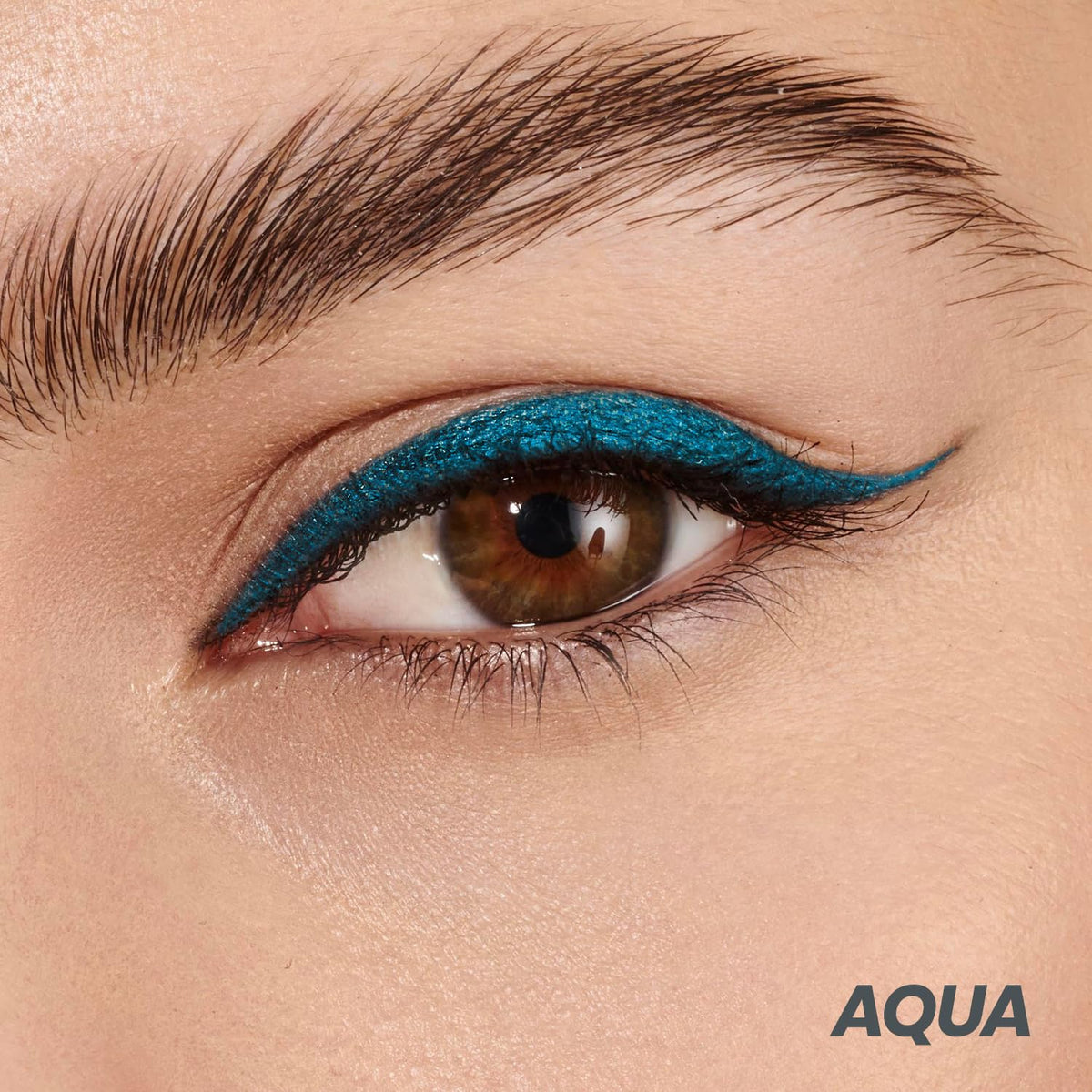 Wonderskin Eyeliner Pencil 1440 in a beauty setup with other products