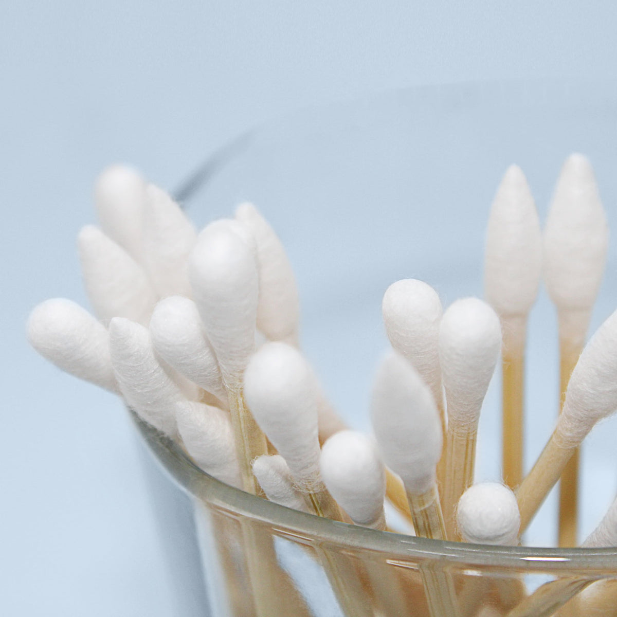 WOWOTEX Bamboo Cotton Swabs displayed with other beauty tools