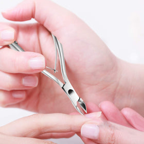 XUNXMAS cuticle remover set in elegant packaging