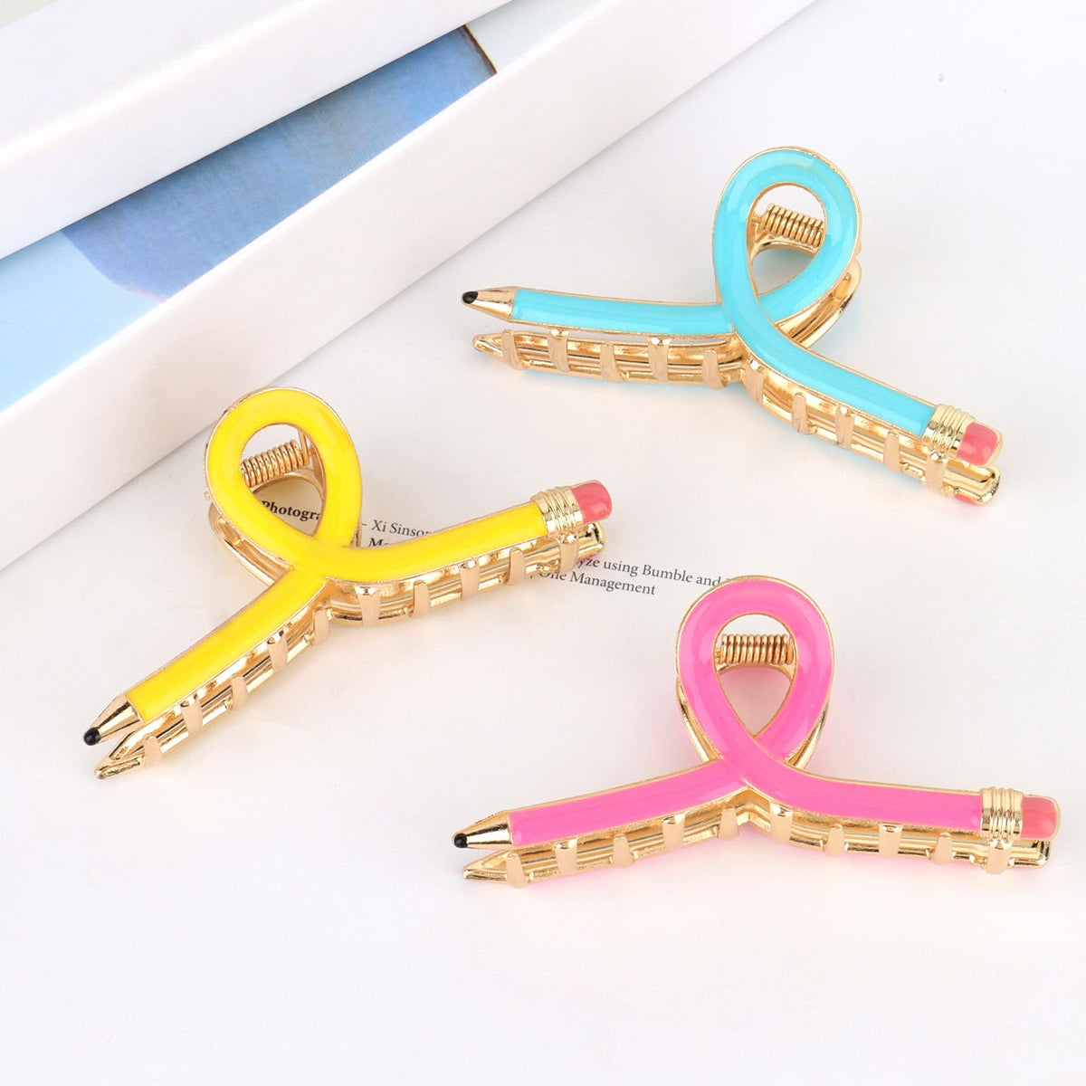 YARIEW Pencil Hair Claw Clip styled with casual outfit