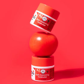 Yes To Tomatoes Daily Balancing Moisturizer application on face