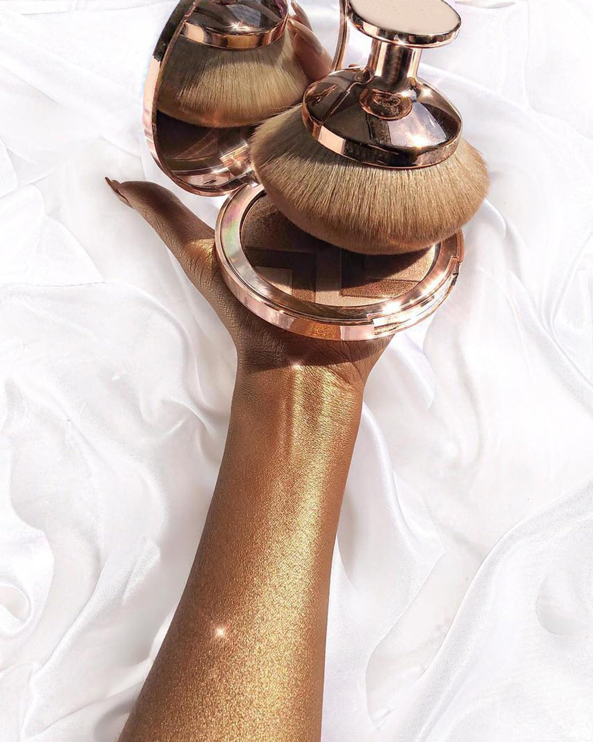 YOSHUYUKI Kabuki Brush in a lifestyle setting