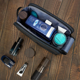 ZEEMO Toiletry Bag with magnetic closure top flap